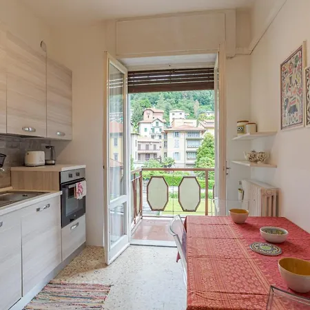 Lovely & Quiet Apartment - With Balcony & Parking Como Exterior foto
