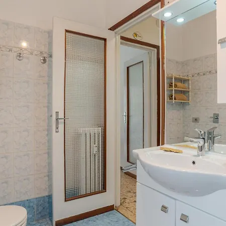 Lovely & Quiet Apartment - With Balcony & Parking Como Exterior foto