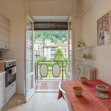 Lovely & Quiet Apartment - With Balcony & Parking Como Exterior foto
