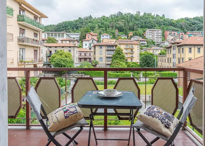 Lovely & Quiet Apartment - With Balcony & Parking