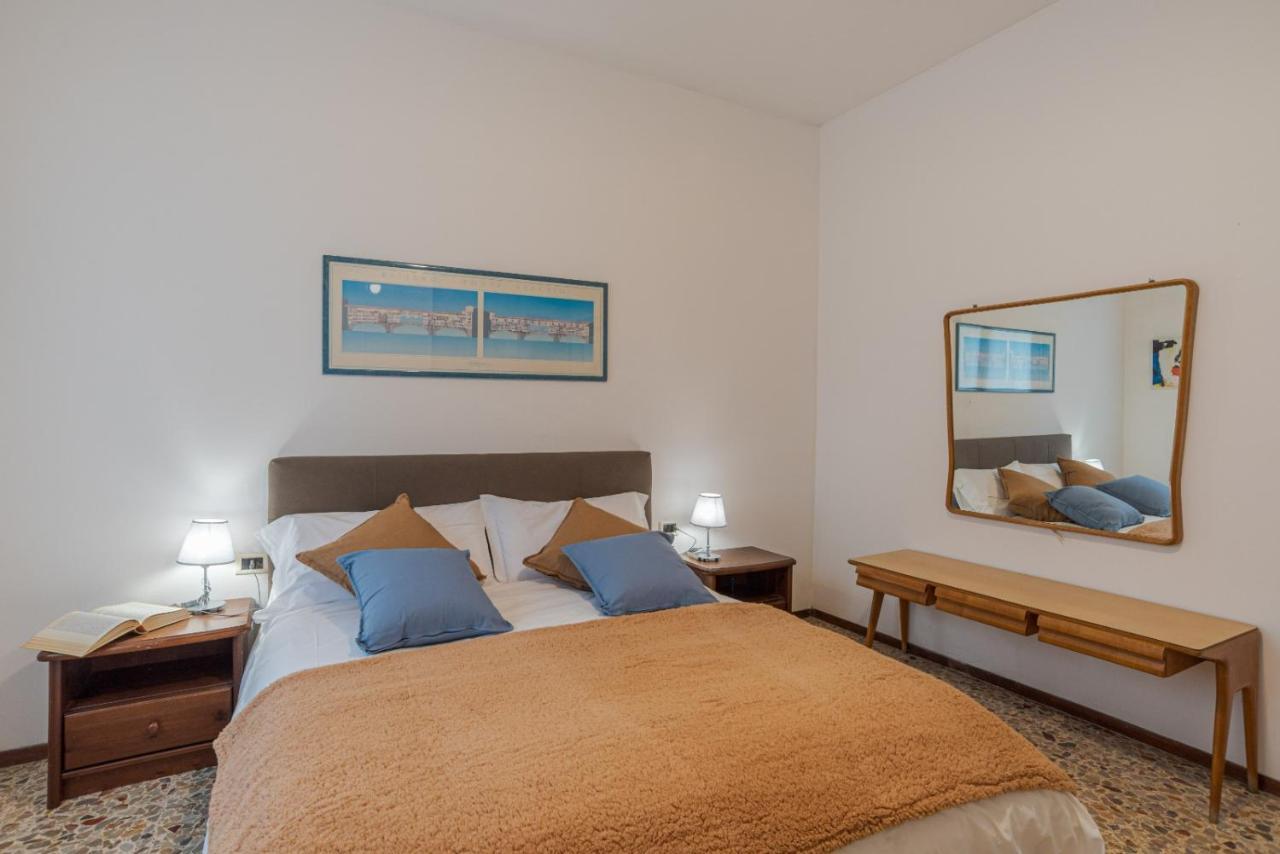 Lovely & Quiet - With Balcony & Parking *