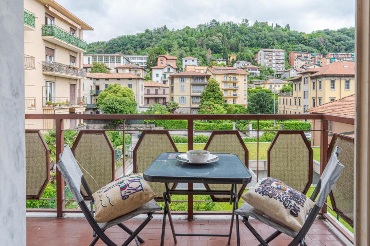 Lovely & Quiet - With Balcony & Parking *